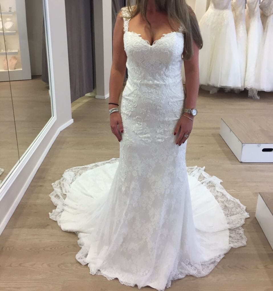 Modern wedding dress Ladybird White Regular Long V-neck New (Un-Altered) Natural Size 38