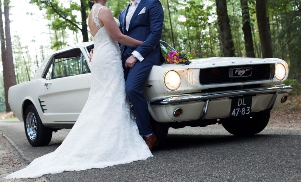 Luxurious wedding dress Justin Alexander Ivory Regular Long Strapless New (Un-Altered) Natural Unknown size