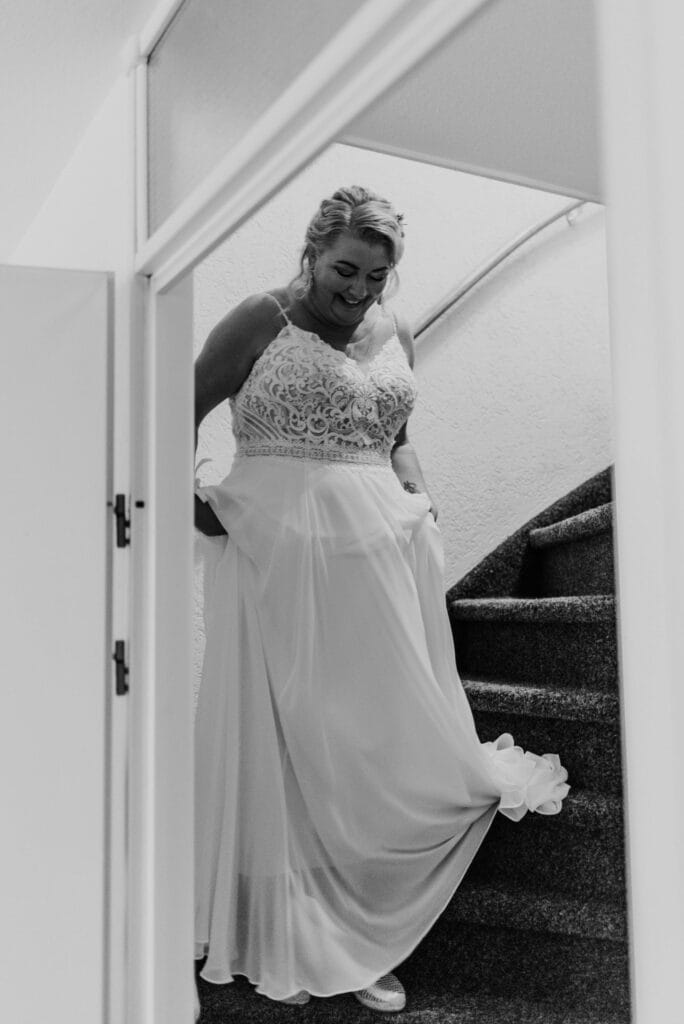 Amazing wedding dress Rebecca Ingram Ivory Regular Long V-neck New (Un-Altered) Chiffon Unknown size