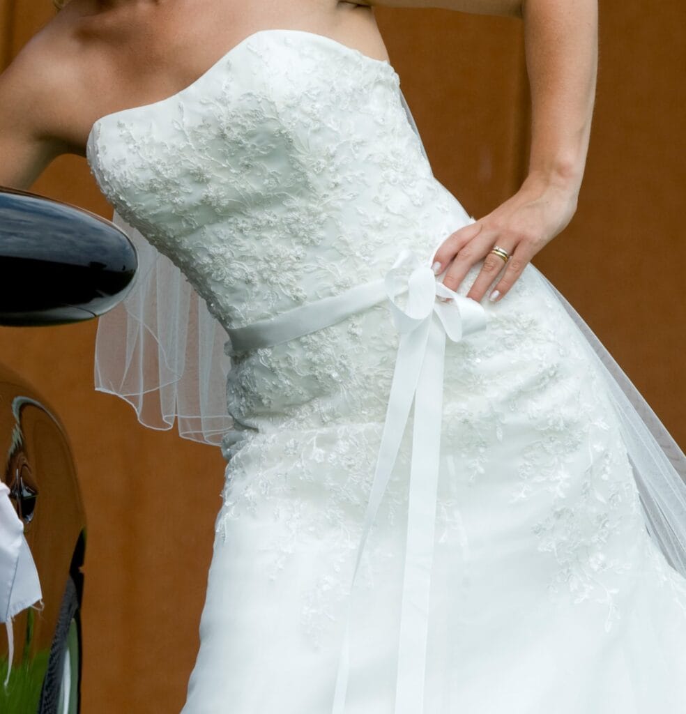 Modern dress Lisa Donetti White Princess Long Strapless New (Un-Altered) Tulle Size 36